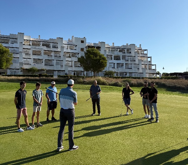 ÉXITO ABSOLUTO EN LOS CURSOS DE INICIACIÓN A GOLF